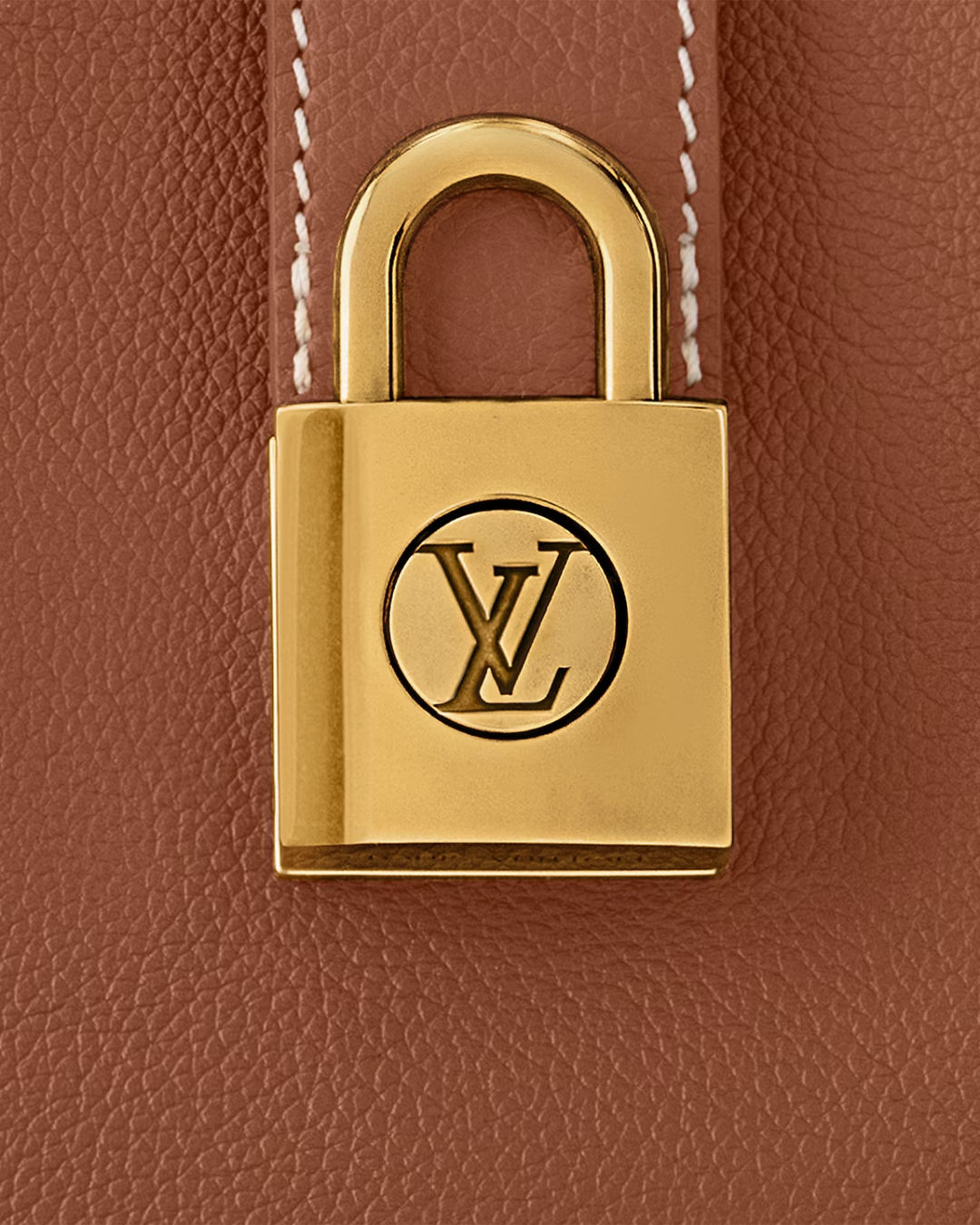 Sac Low Key Shoulder Bag | Louis Vuitton