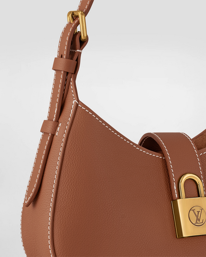 Sac Low Key Shoulder Bag | Louis Vuitton